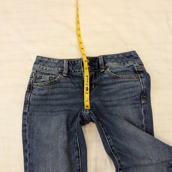 American Eagle 00 Cropped Medium Wash Jeans - Picture 10 of 14